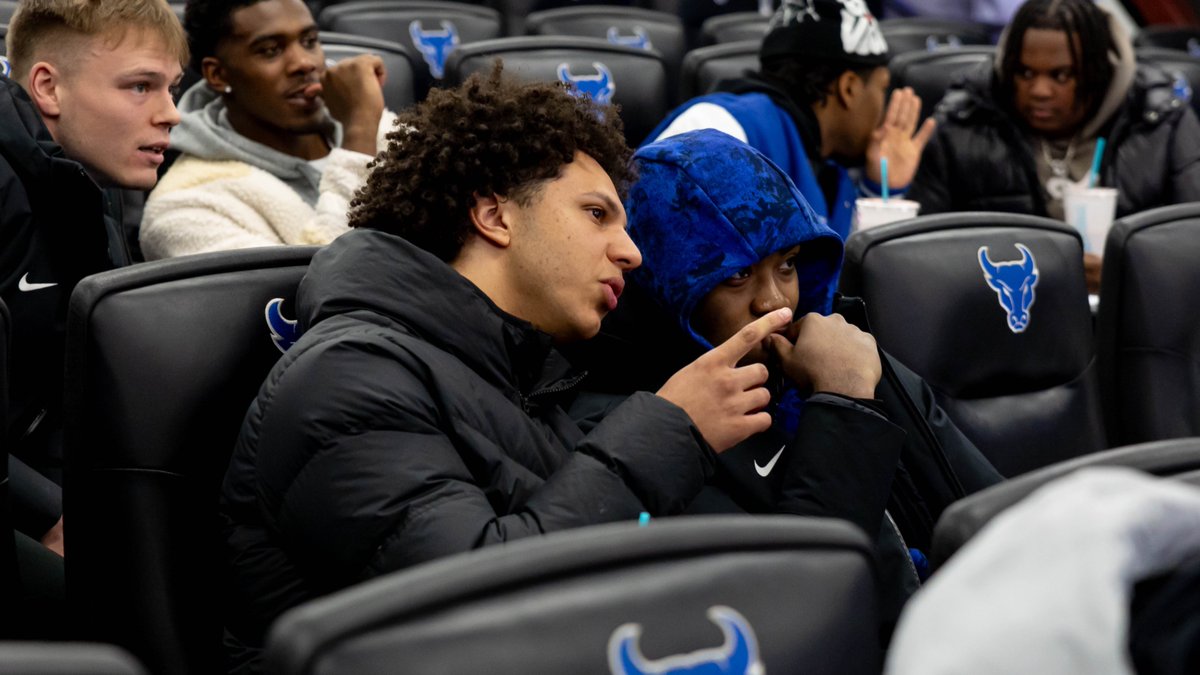 UBFootball's tweet image. 𝐓𝐡𝐞 𝐩𝐢𝐜𝐤𝐬 𝐚𝐫𝐞 𝐢𝐧.

Our spring mini teams are set! 

#UBhornsUP🤘l #BullMarket📈