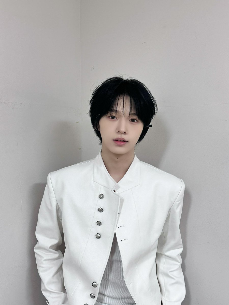VAYONNGLOBAL's tweet photo. [📸] 260128 @inthe_x_project 

𝑰𝑵𝑻𝑯𝑬 𝑿 𝒑𝒓𝒐𝒋𝒆𝒄𝒕 #PS86M10

(1/2)
Even on the days we can't meet, we have to keep each other in our thoughts~😚🐟

trans: @INTHEXGLOBAL
#PENGJINYU #펑진위
#INTHE_X #인더엑스
#INTHE_X_project #인더엑스프로젝트
#iNKODE #인코드 https://t.co/Q3guWSkWB3