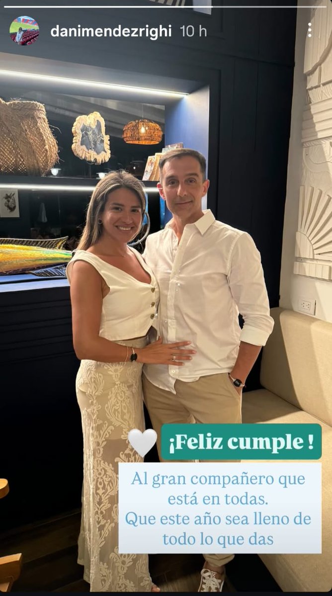 Que viva el amor morettista !!! 
Regalía va regalía viene ...surge el AMOR
“En medio del caos, el amor no pregunta ‘¿cómo estás?’… dice ‘sentate acá’.”