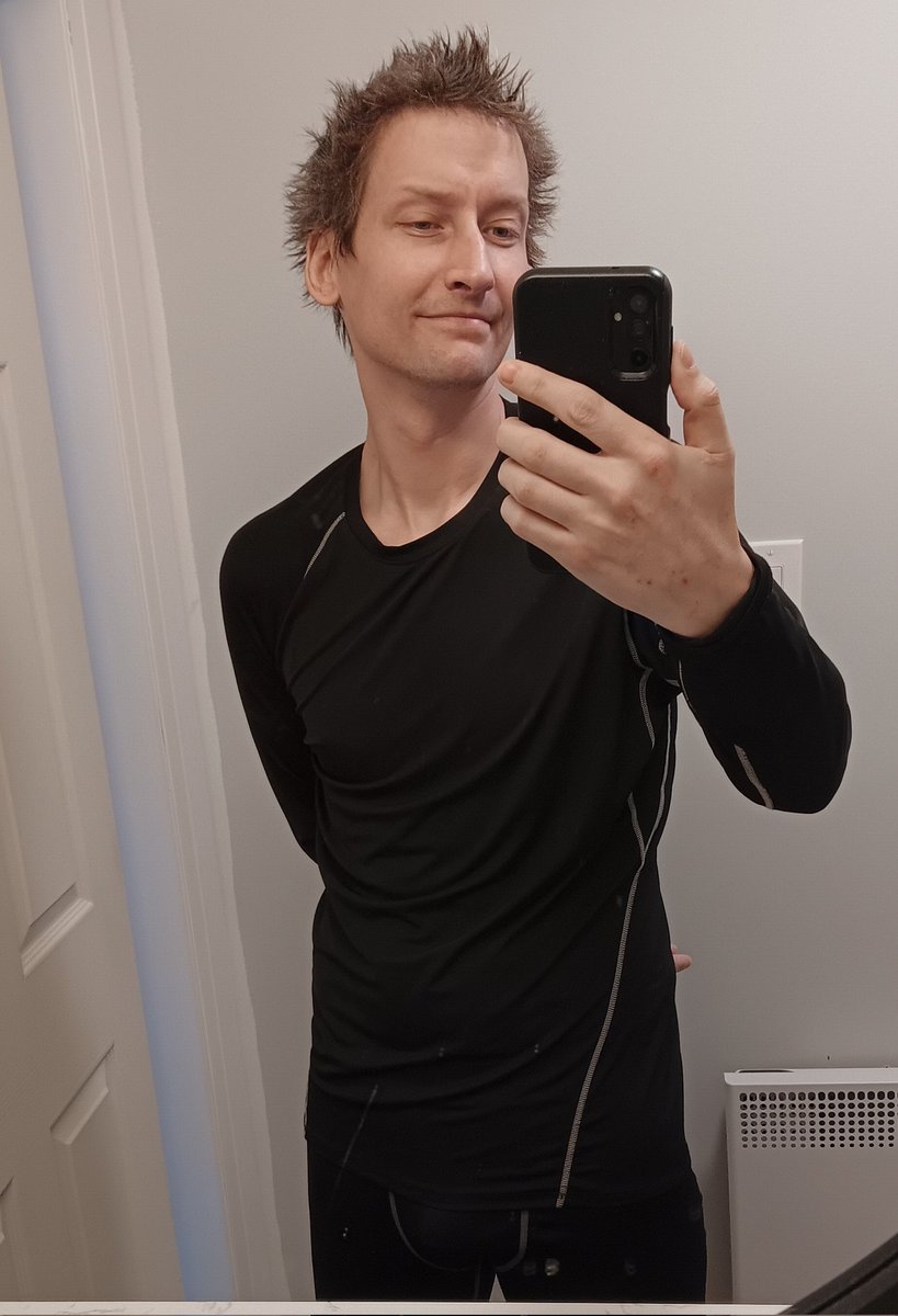 CaithLoki's tweet photo. I love how these hides all of my bumps and scars. https://t.co/bSaSsp4ZBc