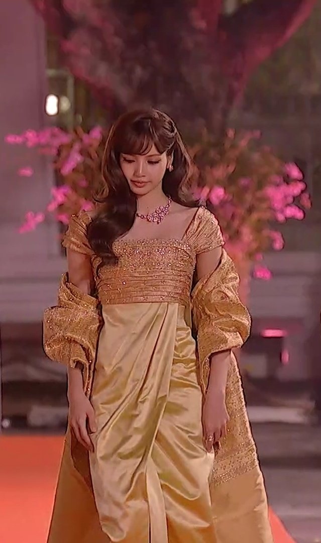 WOWWWWW LOOK WT HEERRR

LISA AMAZING AMBASSADOR
#AmazingThailandxLISA
#AmazingThailandExclusiveNight
#FeelAllTheFeelings