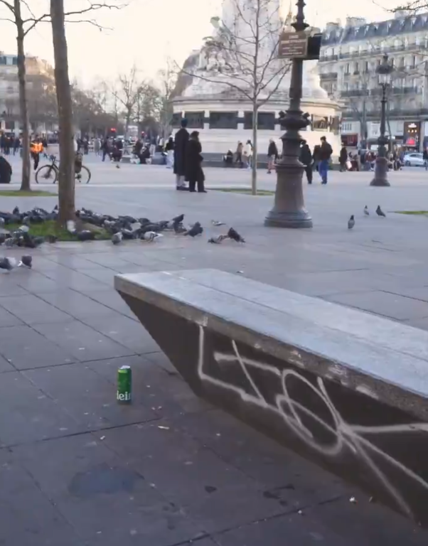 audmr's tweet photo. Dans ce clip de campagne #Municipales2026, on dรฉcouvre un รฉniรจme tag de #liak.
Nous en avons rรฉpertoriรฉ plus de 500 dans la capitale !
La mairie de Paris a transmis en 2023 un dossier au
@parquetdeParis.
0 rรฉaction depuis.
A peine les tags effacรฉs, ce vandale repasse aussitรดt... https://t.co/lLC04LoIWl