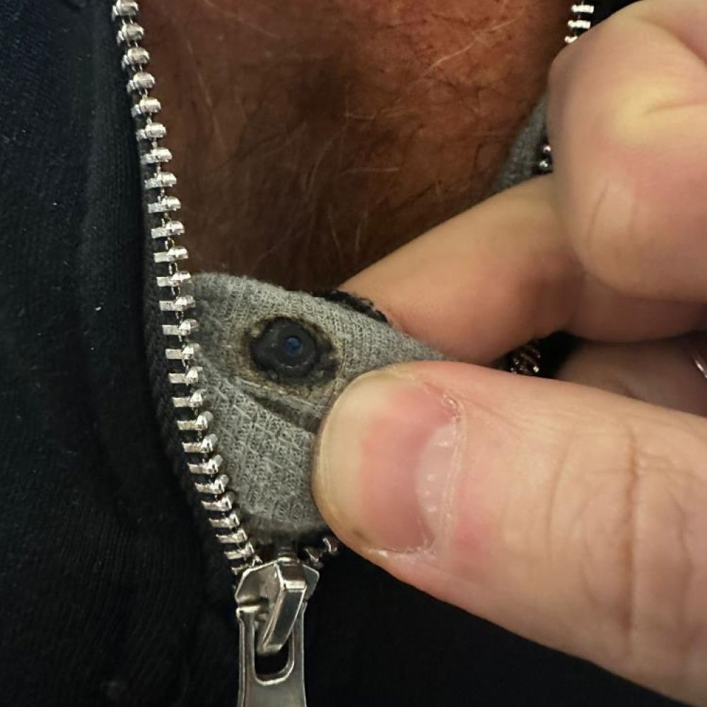 bpthaber's tweet photo. Samsun Bafra'da ehliyet sınavında şüpheli hareketler sergileyen bir adayın üzerinde elektronik kopya düzeneği ele geçirildi. https://t.co/hFdxlHIFzq