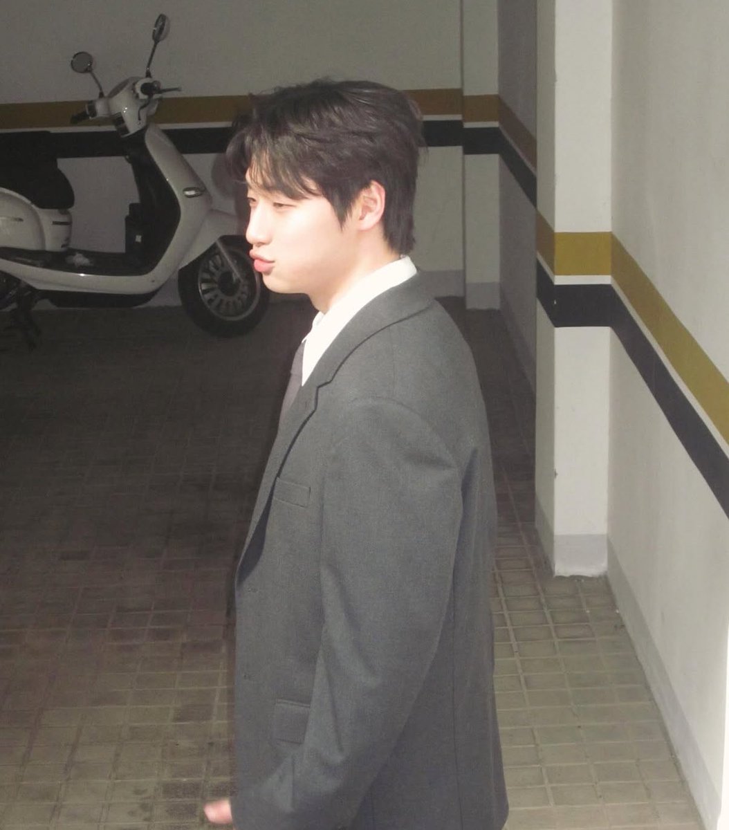 da_wish394's tweet photo. 이다윗이 남자로 보여 . . . https://t.co/Y9pOeETtem