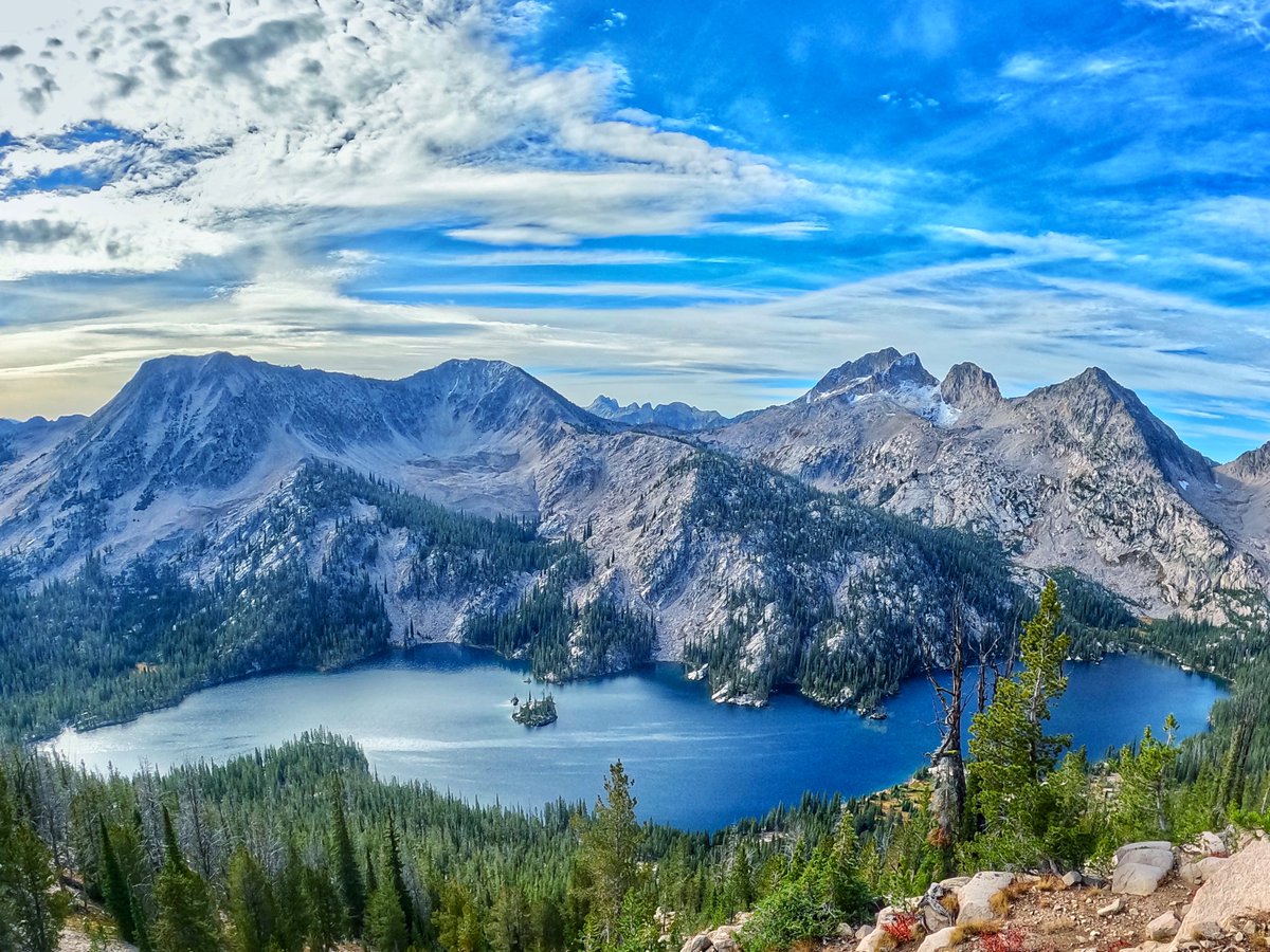 8ntmuch's tweet image. It’s Water Wednesday and nothing is as refreshing and majestic as high mountain alpine lakes!

Share a picture of your favorite form of water!