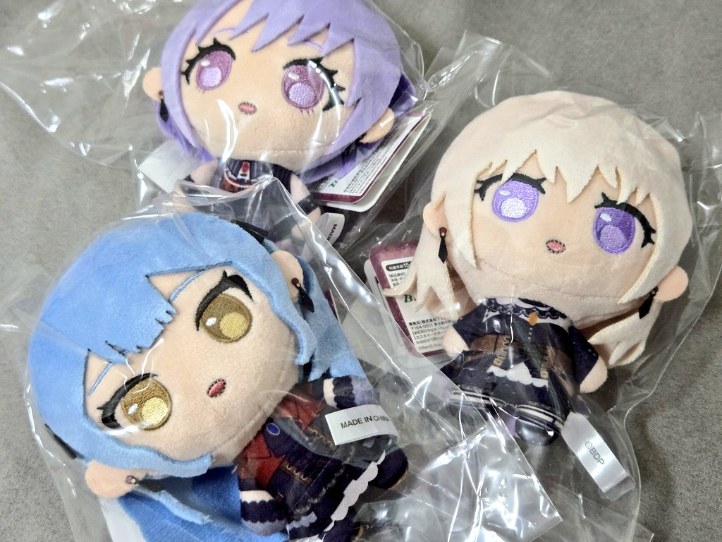 "덕질로 시작된 우리의 공연 이야기"의
코스무지카 CospMujica 순서에 자리에 함께해주신 관객분들 중 무려 다섯분!!을 뽑아 
🎭아베무지카 푸치슈🎭 를 증정해 드립니다
(티모리스와 모르티스도 있어요!)

푸치슈가 탐난다면 지금 바로 예매⤵️
docs.google.com/forms/d/e/1FAI…