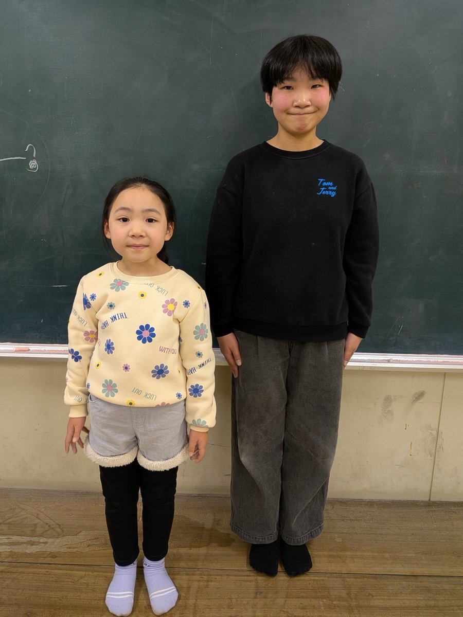 bluesky_pro's tweet photo. 乙巴ちゃんと一巴ちゃん。
いっしょに、お仕事でお出かけでした。
今回も寒い中での撮影でしたが、
二人とも、最後まで元気いっぱい頑張りました。😃
#子役　#キッズモデル https://t.co/HuAHp16IAI