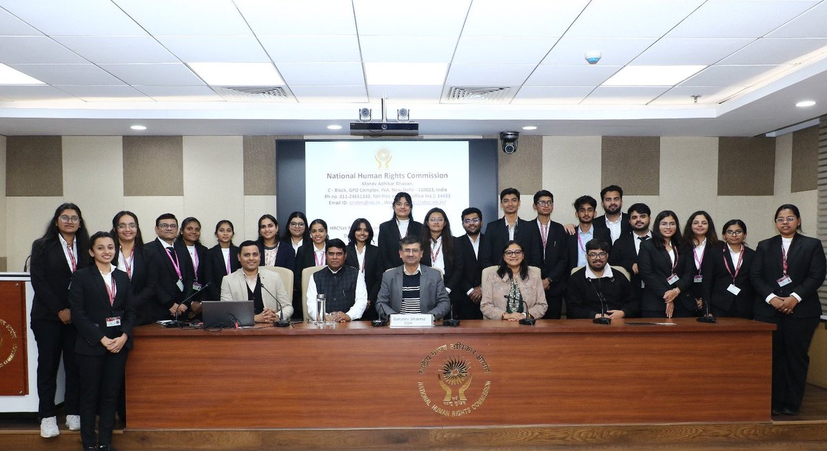 Today, a batch of 21 students and 3 faculty members from Maharaj Sayaji Rao University of Baroda in Vadodara, Gujarat visited NHRC. They were briefed by the senior officers about the various aspects of the Commission's functioning and human rights.