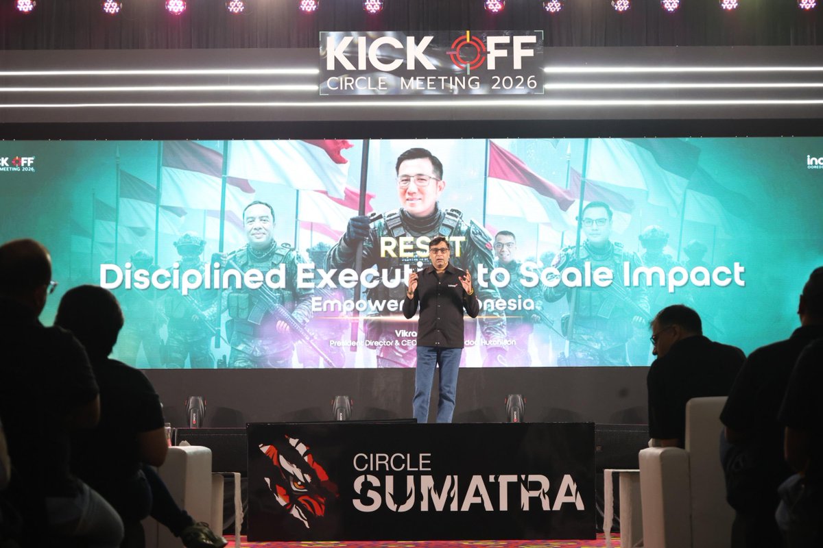 SinhaVikram's tweet photo. This week in Lampung, our larger purpose of Empowering Indonesia brought us together. Looking ahead, the focus for the next 12 months is clear: customer love and disciplined execution - every day. It’s about creating frictionless experiences for our customers, partners, and people.