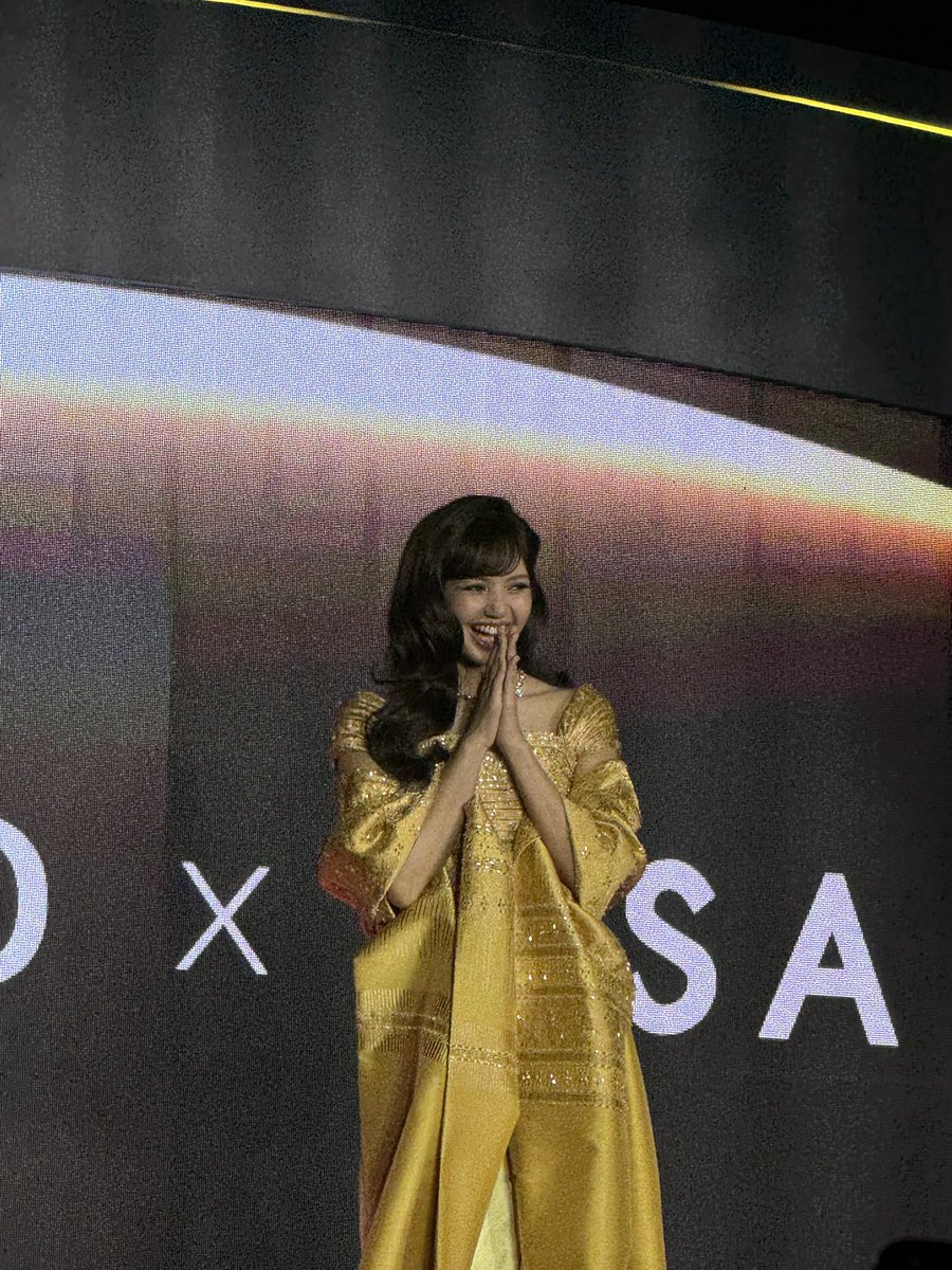 minilalabelle's tweet photo. ที่สุดดดด
#AmazingThailandxLISA
#AmazingThailandExclusiveNight https://t.co/zIUdtXNbBT