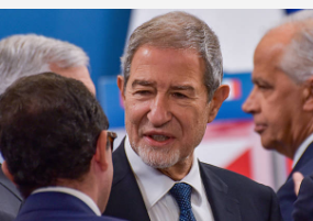 Niscemi dichiarata zona ad altro rischio nel 2009
Finanziata con 25 milioni di euro.
Progetti rimasti nel cassetto.
Governata dalla destra da 20 anni hanno fatto ministro
della Protezione Civile uno dei responsabili di questo disastro.
Ora vogliono fare presto...Buffoni📌📌📌📌