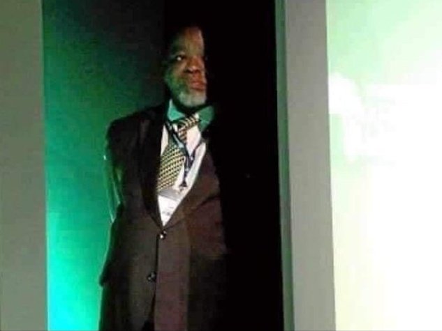 African Casting after seeing Minnie Dlamini's naked picture...