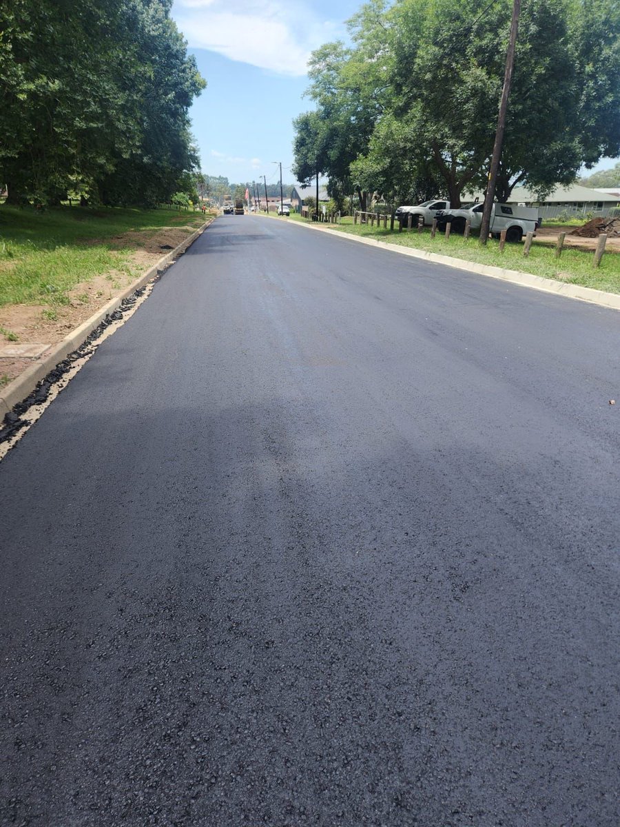 UmngeniLocal's tweet image. The asphalting on Bell Street in Howick has commenced. 

#MakingProgressTogether