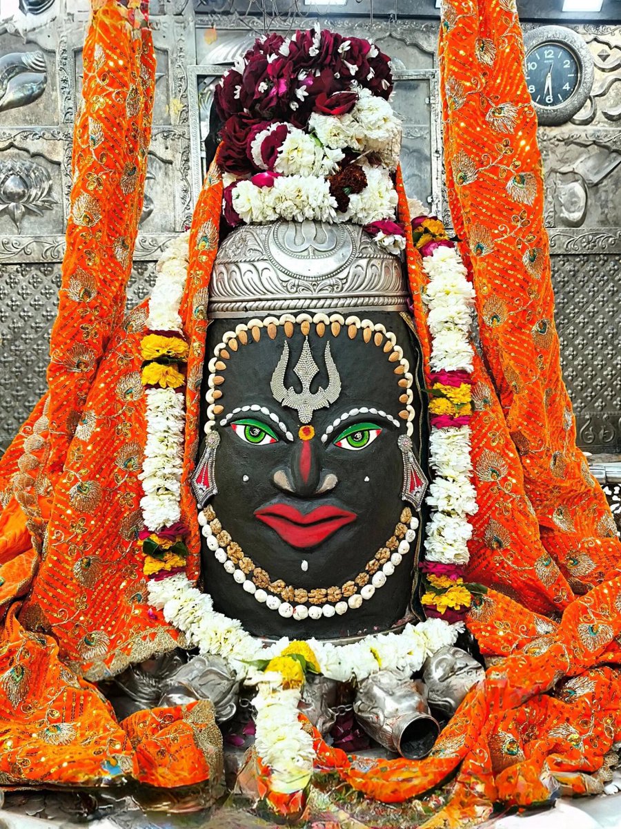 12Jyotirling's tweet photo. श्री महाकालेश्वर ज्योतिर्लिंग जी के आज के संध्या आरती शृंगार दर्शन 28.01.2026 https://t.co/lQKp6Ns9QV
