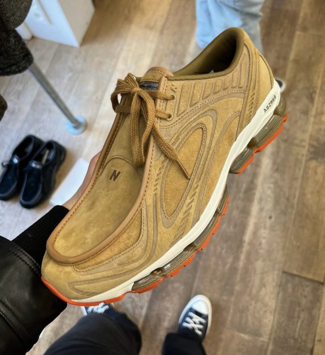 uptod4te's tweet photo. COMME des GARÇONS HOMME x New Balance『1890A』 【コム デ ギャルソン・オム CdGH ニューバランス 新作 モカシン スニーカー 26FW】
https://t.co/OWlvfggzZr https://t.co/6OMugjOKZu
