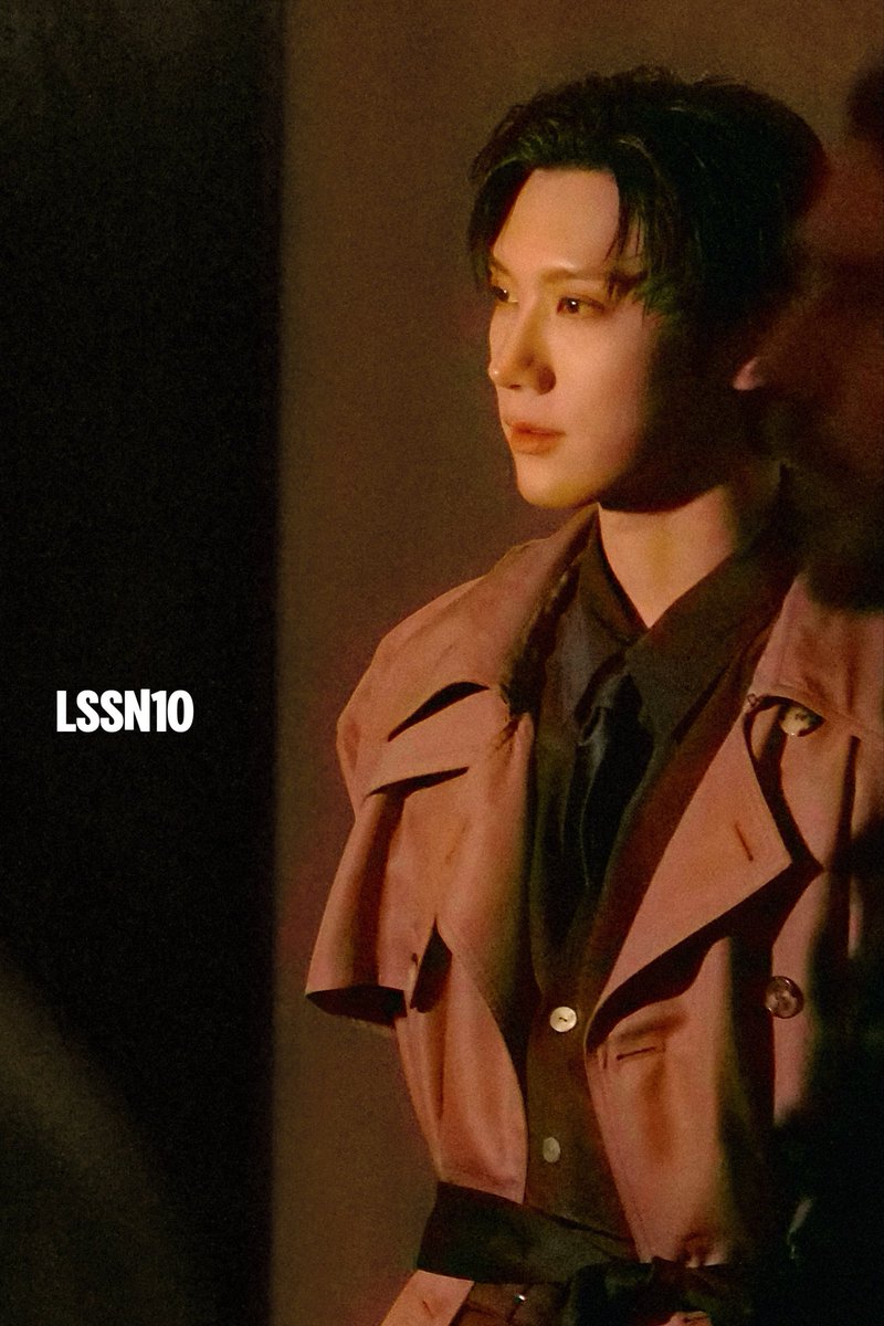 260127 Saint Laurent Men’s Winter

The dim light in the room made him a prince walking out of a Renaissance oil painting…🎨
  
#SaintLaurentxTEN
#TENLEE #tenlee_1001 
#TEN #텐 #เตนล์ #李永钦