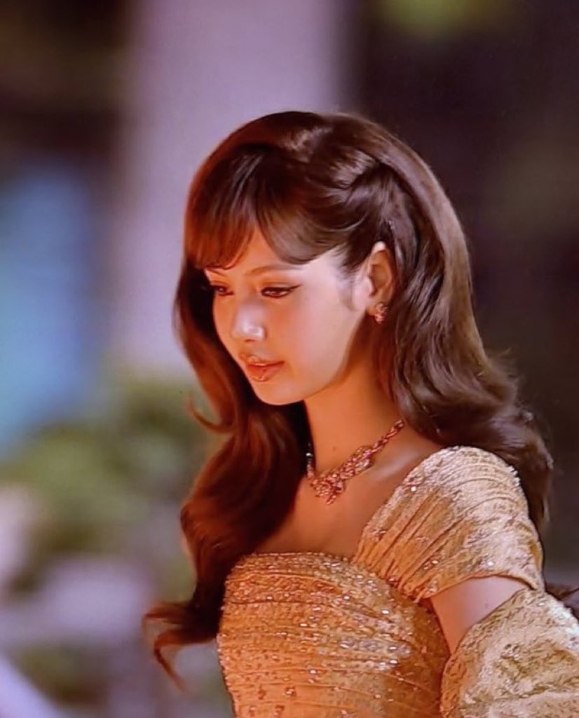 The world sees Thailand through LISA.

<a href="/wearelloud/">LLOUD</a> <a href="/AmazingThailand/">AmazingThailand</a> <a href="/go2Thailand/">AmazingThailand</a> 

LISA AMAZING AMBASSADOR
#AmazingThailandxLISA
#AmazingThailandExclusiveNight
#FeelAllTheFeelings