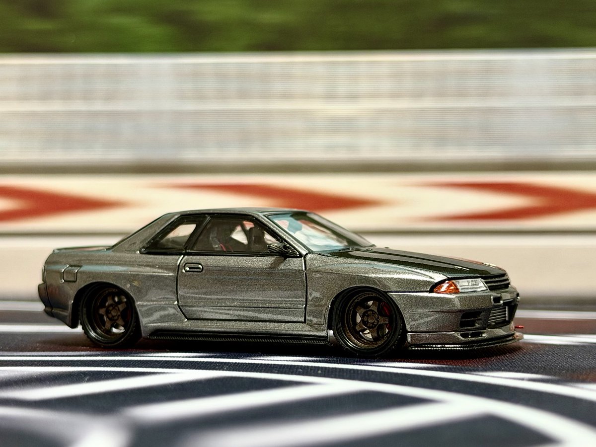 64minicar's tweet photo. FOCAL HORIZON 
1/64SCALE
GARAGE ACTIVE
GTR R32

#ミニカー
#ジオラママット
#garageactive #diecast64 
#nissanr32 https://t.co/4bXOEaufbq