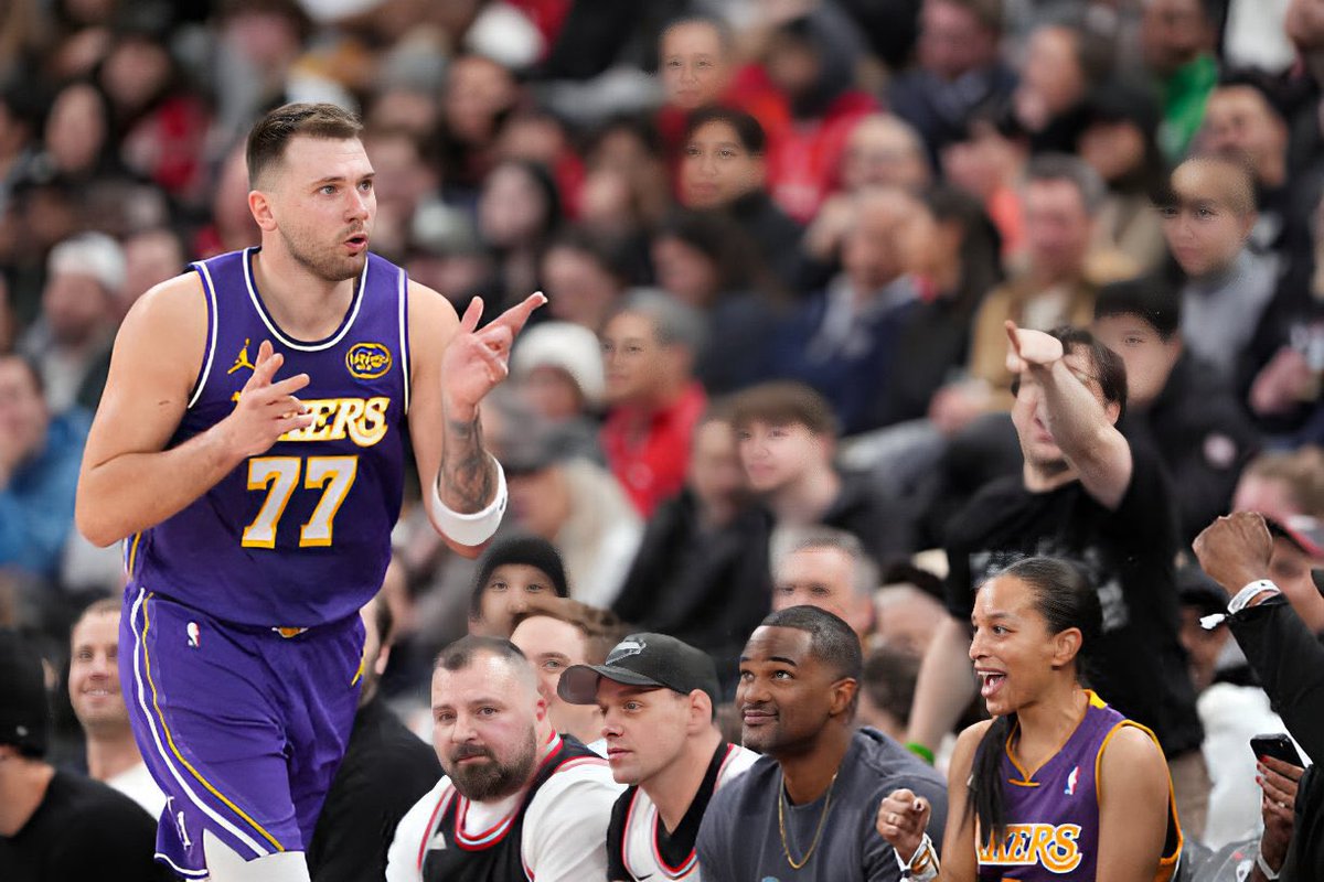 W2W4: Luka Dončić will play in Cleveland tonight for the first time as a Laker.

Cleveland has the largest population of Slovenians outside of Slovenia.

In his past visits to Rocket Arena, large groups of Slovenians have attended games to cheer on their countryman.

📸: Patrick