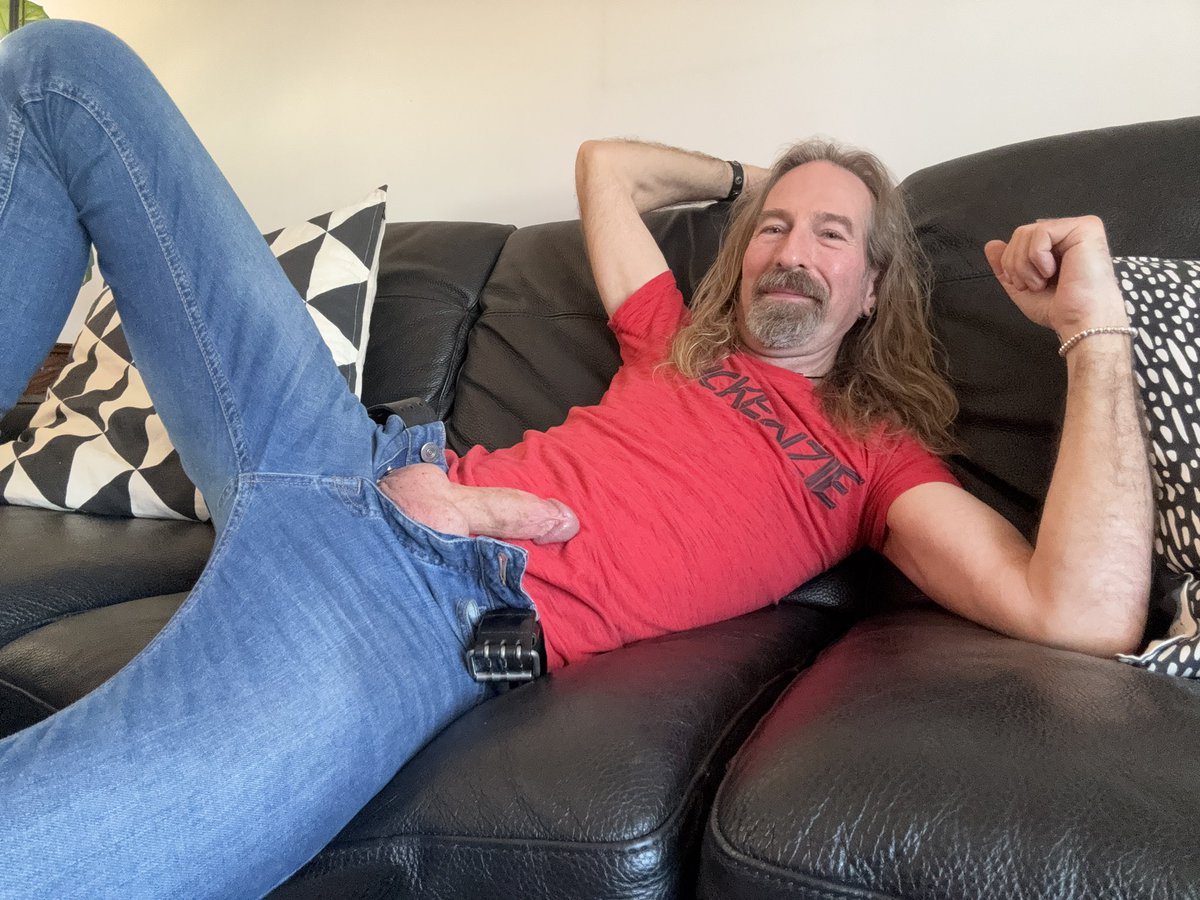 Chilling, waiting for the boi 😉