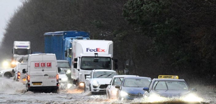 ATTSquared's tweet photo. Storm Chandra Causes Flooding, Travel Disruption Across the UK. Storm Chandra has swept across large parts of the UK, bringing heavy rain, strong winds, and widespread flooding that is disrupting travel and daily life.

Read more - https://t.co/OqxAC9EhNT https://t.co/k3oyrEyQ7V