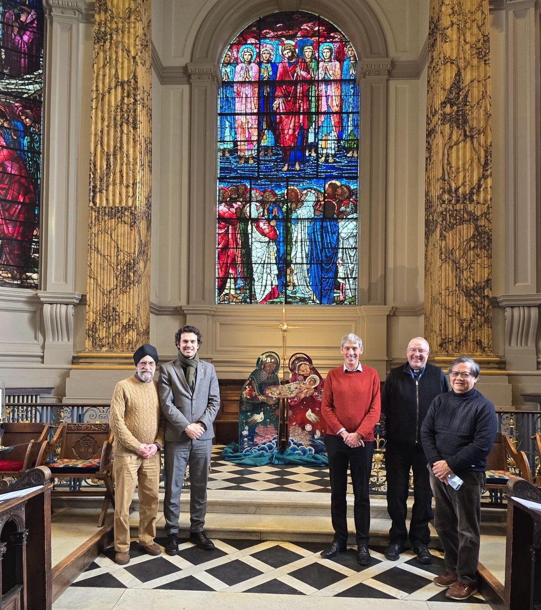 DialogueSociety's tweet image. Delighted to visit Birmingham Cathedral today and see the beautiful New Nativity created by artist Melanie Tomlinson.
It was especially meaningful to reflect on it together through Sikh, Buddhist, Muslim and Christian perspectives.

#BirminghamCathedral #Interfaith #Dialogue