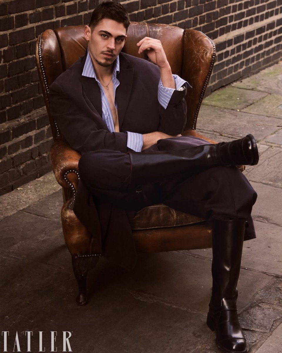 herosbeard's tweet photo. HERO FIENNES TIFFIN YOU ARE THE HOTTEST MAN ALIVE WTF https://t.co/aaVXigZNdv