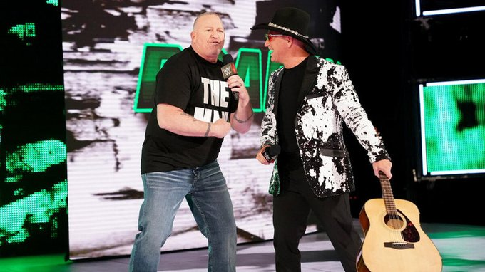 wrestle_hist's tweet photo. 1/28/2019
The Road Dogg and Jeff Jarrett made their return to RAW from the Talking Stick Resort Arena in Phoenix, Arizona.
#WWE #WWERaw #RoadDogg #JesseJames #TheRoadie #OhYouDidntKnow #JeffJarrett #DoubleJ #AintIGreat #Slapnuts #KingOfTheMountain #TheLastOutlaw https://t.co/2QCQMZUEbe