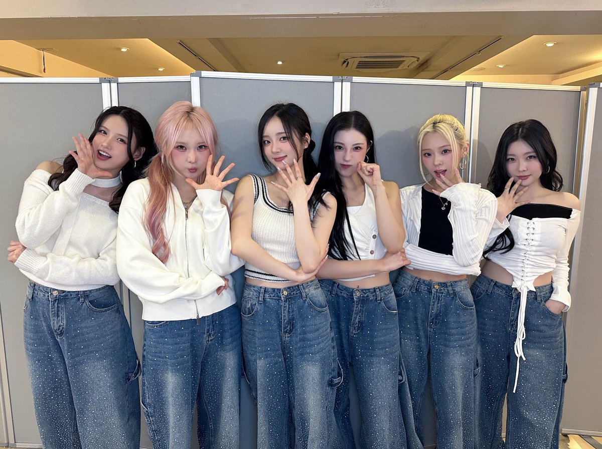 💌🌕🌱🦋🐰🐳🦊💌

ICHILLIN’ LIVE IN JAPAN ✨ DAY 5

#ICHILLIN #아이칠린 #RELIVEHALL