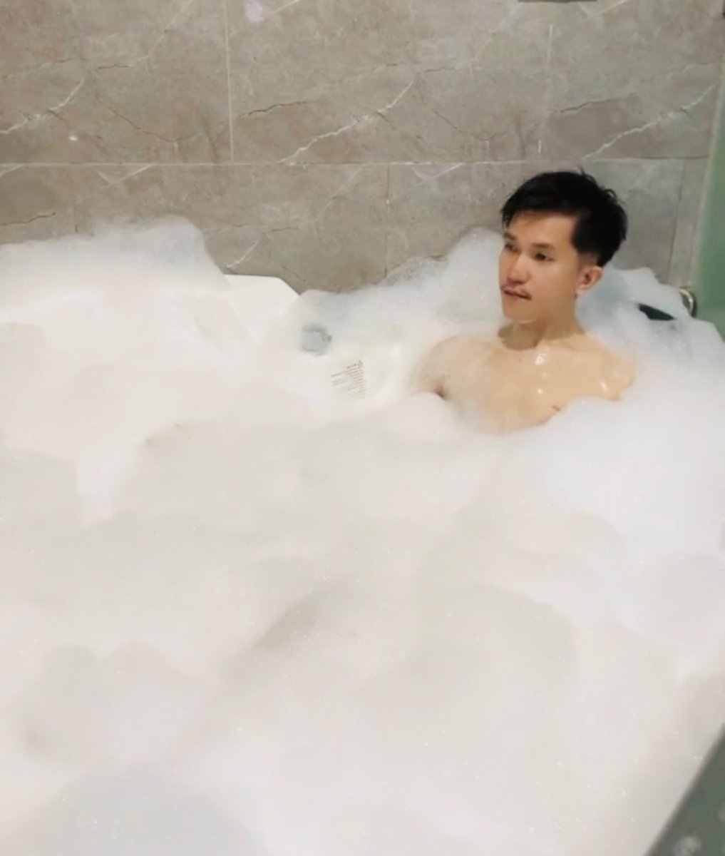 JunYorAlph2's tweet photo. Soaking up the last bits of peace before the grind begins.🥵 https://t.co/nbhEO8KQcw