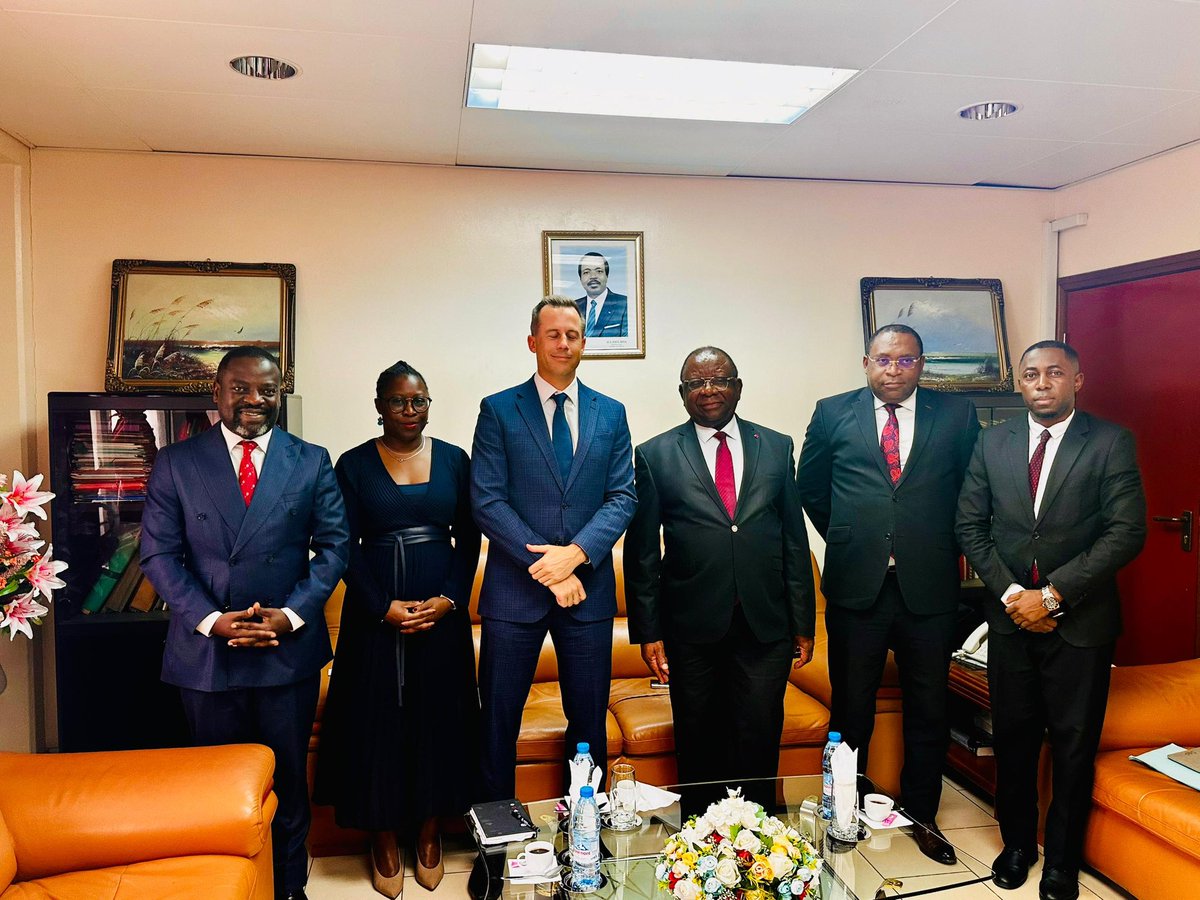 <a href="/MattWoods_UK/">Matt Woods</a> et Luc Magloire Mbarga Atangana, Ministre du Commerce, ont discuter des préparatifs de la MC14, que le 🇨🇲accueillera en mars.
Les échanges ont été productifs et ont porté sur les opportunités visant à soutenir le succès de la Conférence ministérielle de l’OMC.