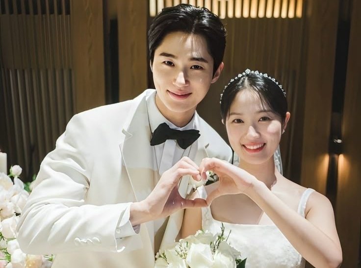 ireum_areum's tweet photo. agenda tanggal 28. selamat perayaan 1 tahun 8 bulan Sol Sunjae. bahagia please ๐
#LovelyRunner #SolSun #Sol #Sunjae https://t.co/dKFLRguXGl