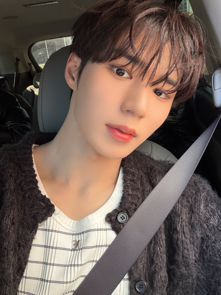 ALD1_official's tweet image. 바깥공기가 느껴지는 드라이브는 내 소확행☀️

#ALPHADRIVEONE #ALD1
#알파드라이브원
#JUNSEO #준서