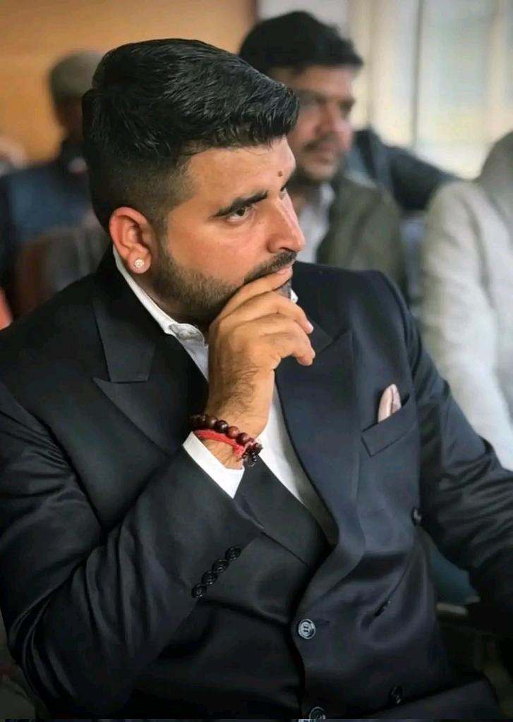 📌

#UGCAct पर चुप्पी क्यों, भ्राता?

आप बोलिए, और ऐसा बोलिए कि  सबकी बोलती बंद हो जाएं, आवाज़ सत्ता तक गूंजे।

 <a href="/RavindraBhati__/">Ravindra Singh Bhati</a>