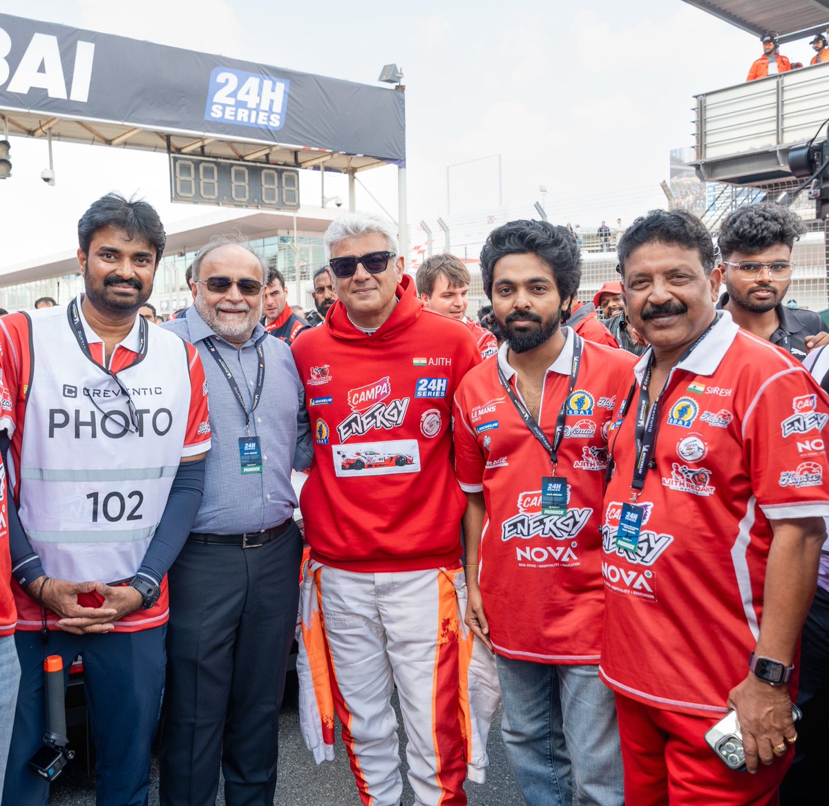 DoneChannel1's tweet photo. Kreedom Reunion feels, same team… stronger bond. 🤍 #AjithKumar Producer #Balaji @SureshChandraa #ALVijay &amp; @gvprakash  
#TeamKreedom #ReunionVibes #BackTogether https://t.co/6wPcibIOLY