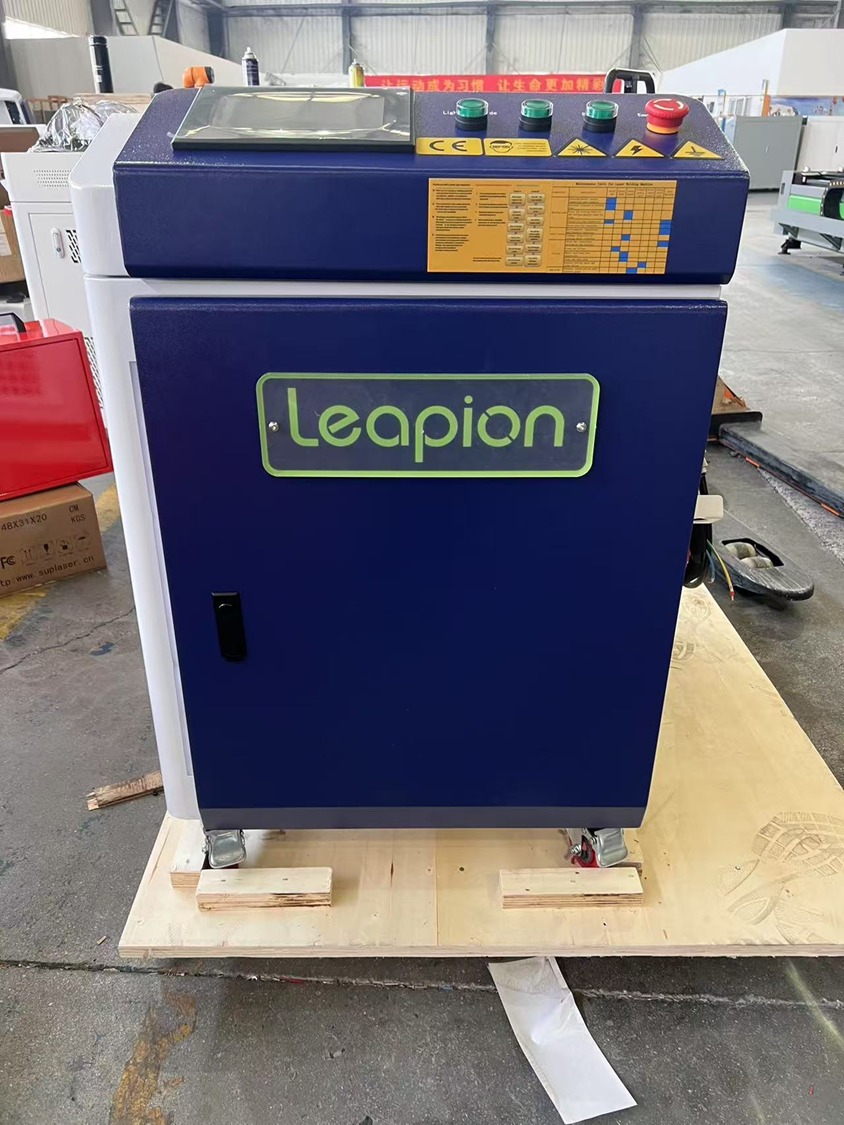 hispanialog's tweet photo. Pedido de fábrica de #soldadora #láser #4en1, marca #LEAPION con todos sus #accesorios, para cliente en la ciudad de #Pastaza https://t.co/sfLZrI41bZ