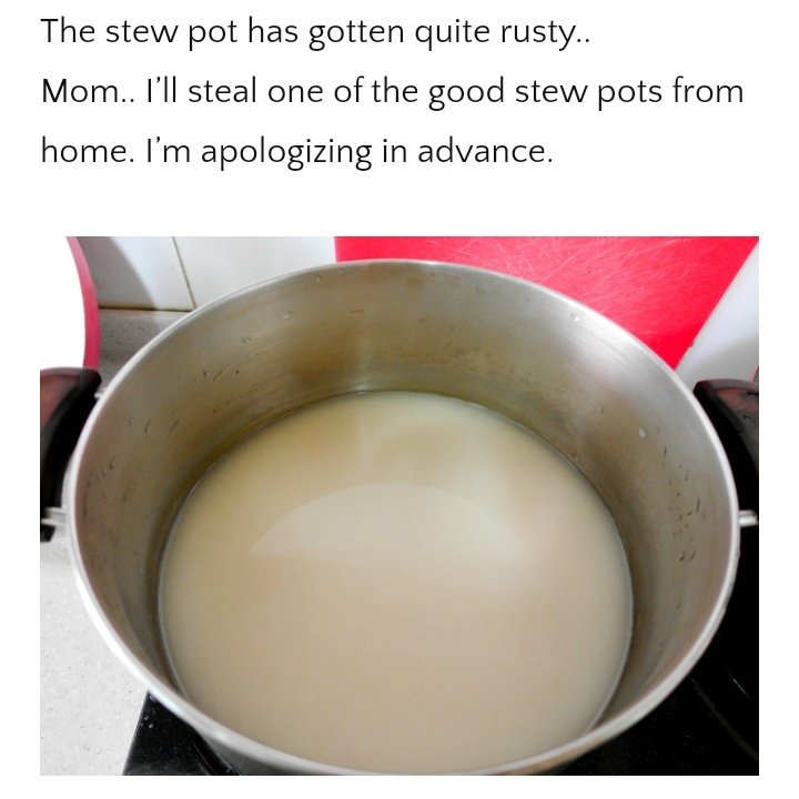 92moonlit's tweet image. Seokjin wasn't stealing his mom's kitchenware to cook for his members just for y'all to rewrite history cus mhj pedo liar ass said so