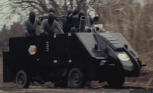 DR_Kotobuki999's tweet photo. フォロワーさんからのリプで。
『秘密戦隊ゴレンジャー』の「バリタンク」のベース車両は、
「日産サニー・キャブ」とわかりました。
バリタンクは、『ジャッカー電撃隊』の敵側車両に改造され。『ジャッカー電撃隊』の映像から、「日産サニー・キャブ」とわかりました。
バリタンクの中央のタイヤは、ダミーです。
「X」のようなSNSは、こうした、複数の方の知恵・情報が集まるので、凄いですね。