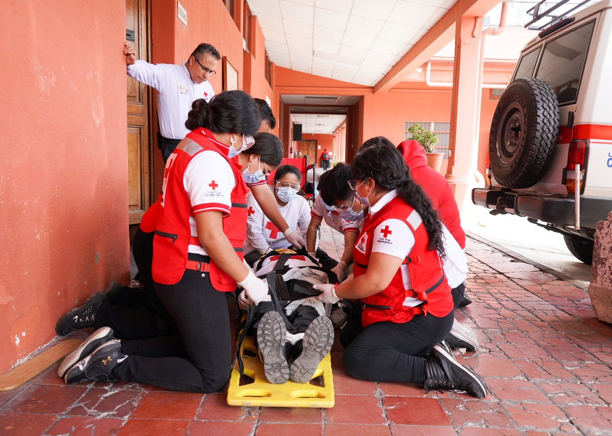 CruzRojaGT_ tweet picture
