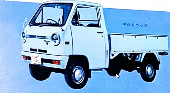 DR_Kotobuki999's tweet photo. フォロワーさんからのリプで。
『秘密戦隊ゴレンジャー』の「バリタンク」のベース車両は、
「日産サニー・キャブ」とわかりました。
バリタンクは、『ジャッカー電撃隊』の敵側車両に改造され。『ジャッカー電撃隊』の映像から、「日産サニー・キャブ」とわかりました。
バリタンクの中央のタイヤは、ダミーです。
「X」のようなSNSは、こうした、複数の方の知恵・情報が集まるので、凄いですね。