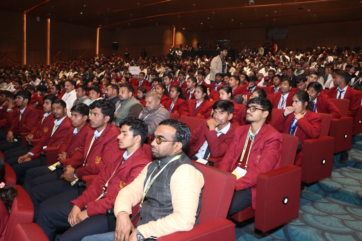 #MYGS | Dr. Pallavi Jain Govil, Secretary, Ministry of Youth Affairs, delivered an inspiring address at the National Award Ceremony of the Model Youth Gram Sabha. 

In her address, she appreciated the students who participated in the mock Model Youth Gram Sabha sessions and