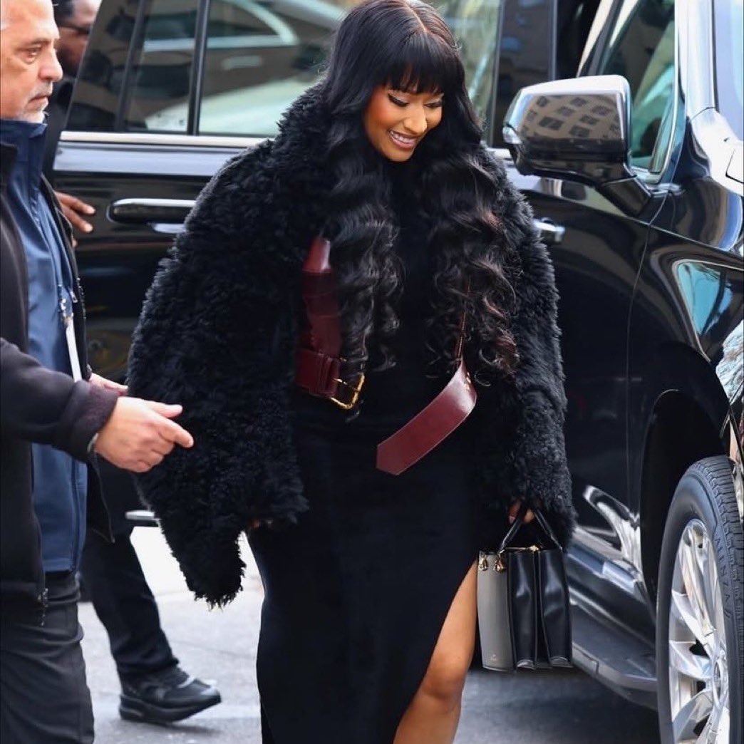 The Onika Magazine  tweet media