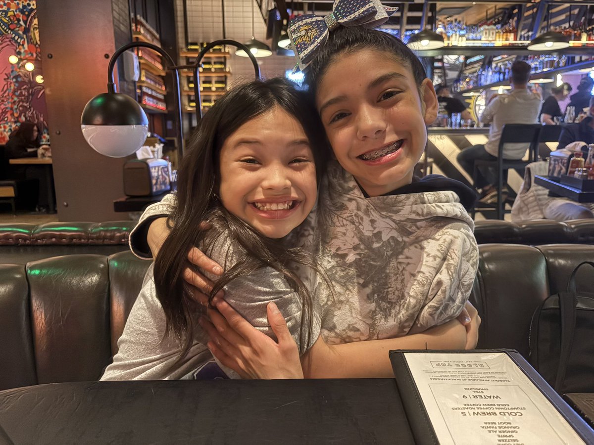 CoachHowell33's tweet image. Vegas Adventure 📣 2nd Place at Jamz Nationals, 11 y/o birthday celebration &amp;amp; an 8 y/o who wonders why he’s not allowed to play craps yet?! 🎰🤣🙄 #BaseballSeasonNow