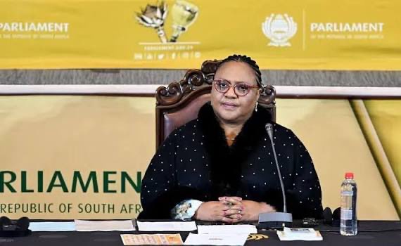 LeighMathys's tweet image. We can’t get summons processed because we must wait for the GNU parliament leaders below to be available.

ANC | DA | ANC 

#AdHocCommittee