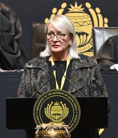 LeighMathys's tweet image. We can’t get summons processed because we must wait for the GNU parliament leaders below to be available.

ANC | DA | ANC 

#AdHocCommittee