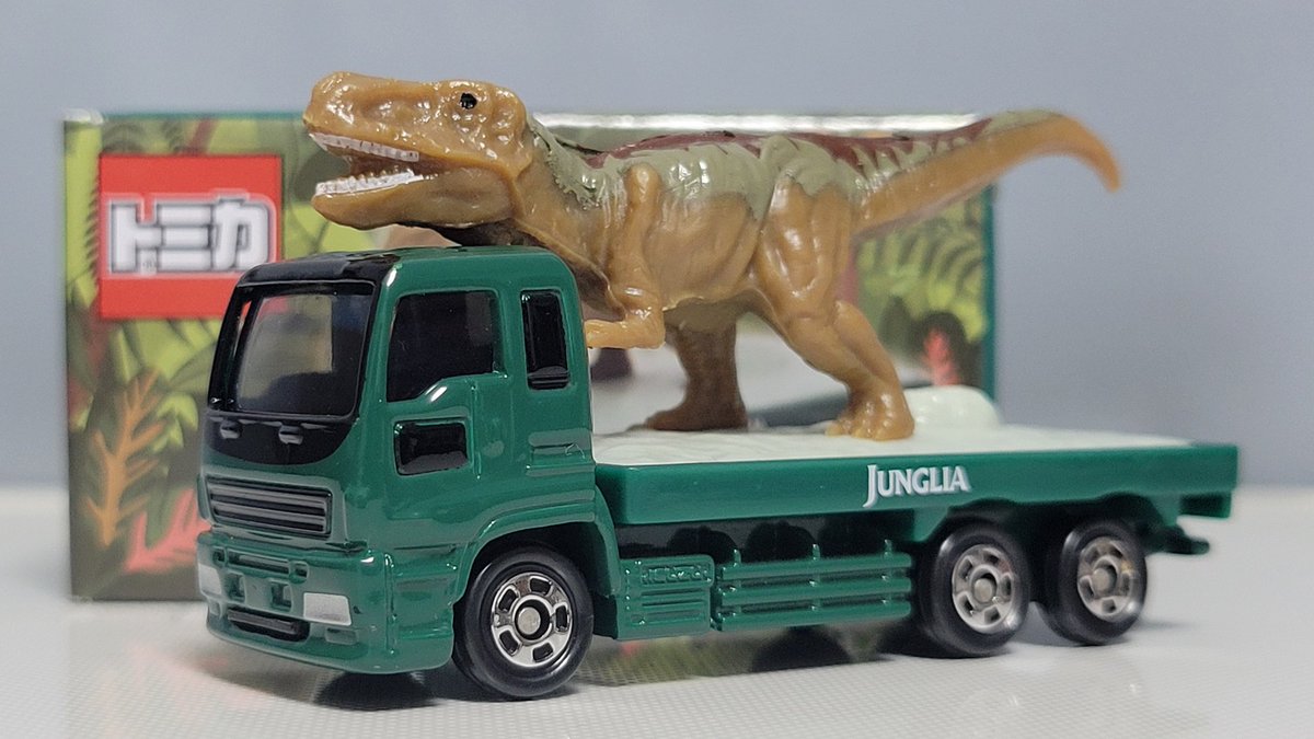 ジャパンエンターテイメント特注トミカ いすゞギガ ジャングリア沖縄の