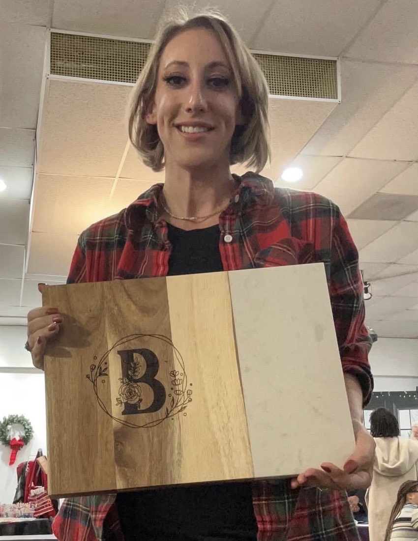 CraftedEvidence's tweet image. It’s time to start thinking about custom Valentine’s Day gifts.

Let me design and engrave something meaningful for you—while also supporting our Montessori Summer Camp Fund for 2026.

Charcuterie boards
Tote bags
And more! 

SimplySouthernCraftsLLC@gmail.com 
To chat