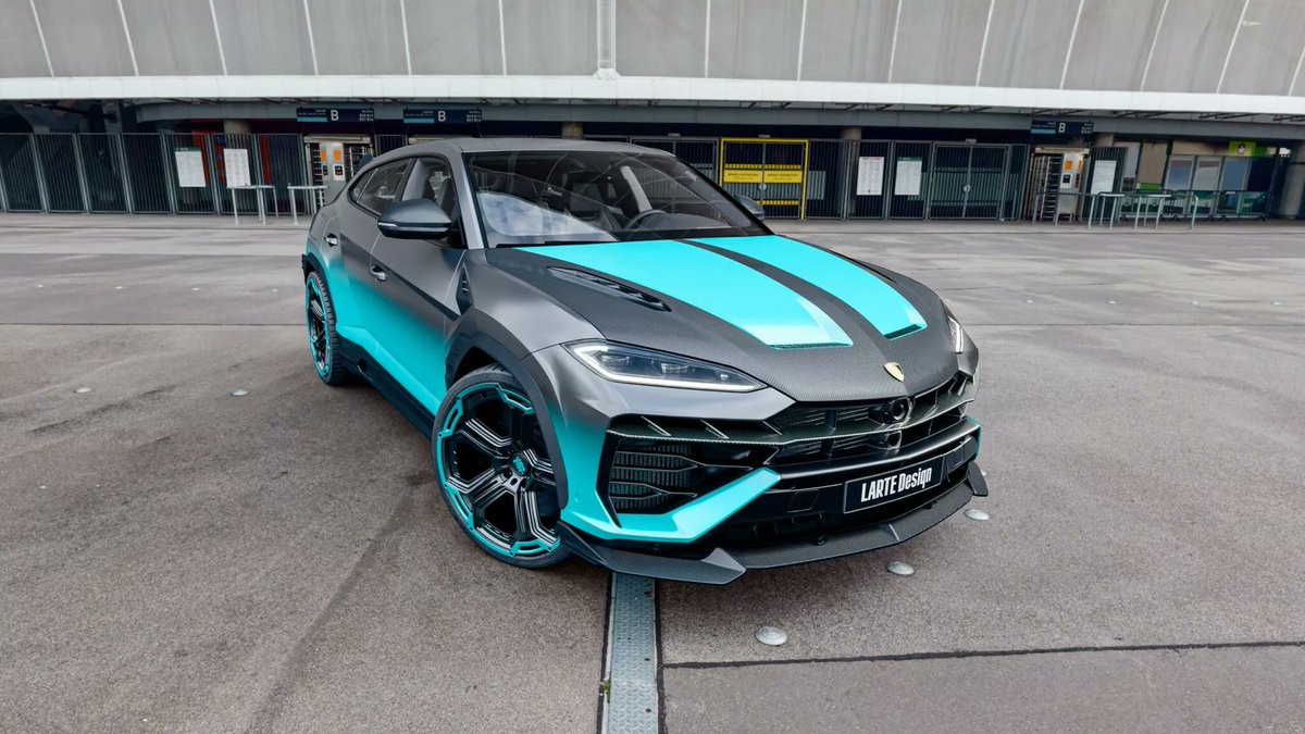 MadridMotorS's tweet image. New Lamborghini Urus SE Hybrid by Larte Design el preparador consigue darle un toque exquisito con un bodykit especial en fibra de carbono puro y duro y en color azulito claro, con un acabado bicolor #lamborghini #urus #lartedesign #FelizMiercoles #FelizMiercolesATodos