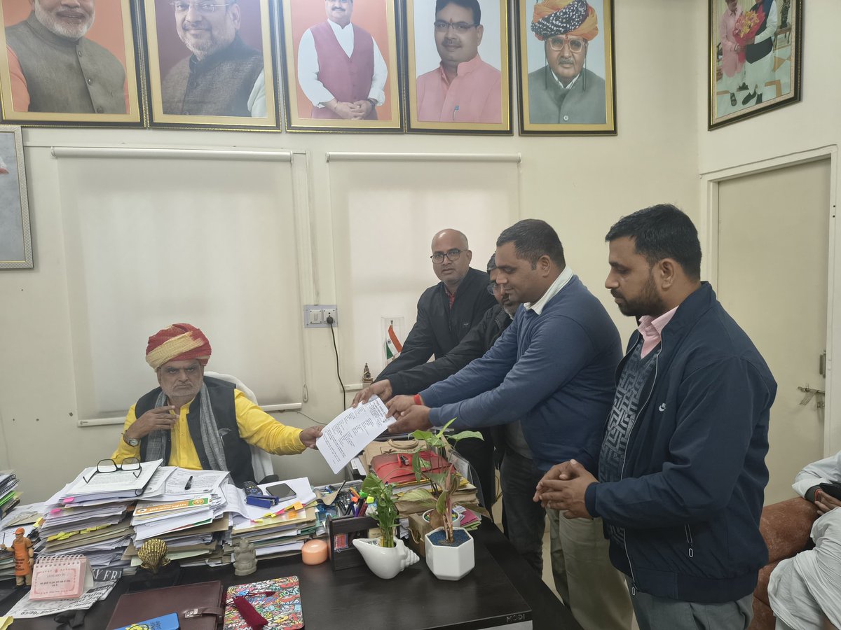 नमस्कार #Jaipur 🙏
• कल दिनांक 29/01/26 को #DLB #LSG पर <a href="/JCTSL_INTUC/">जेसीटीएसएल मजदूर कांग्रेस (इंटक)</a> के नेतृत्व में कर्मचारियों का शांतिपूर्ण गांधीवादी प्रदर्शन हैं!! उसी कड़ी में शहरी परिवहन के कर्मचारियों की समस्यायों और जयपुर की जनता के लिए बसों की जल्द आपूर्ति के लिए एवं शहरी परिवहन के विकास के लिए