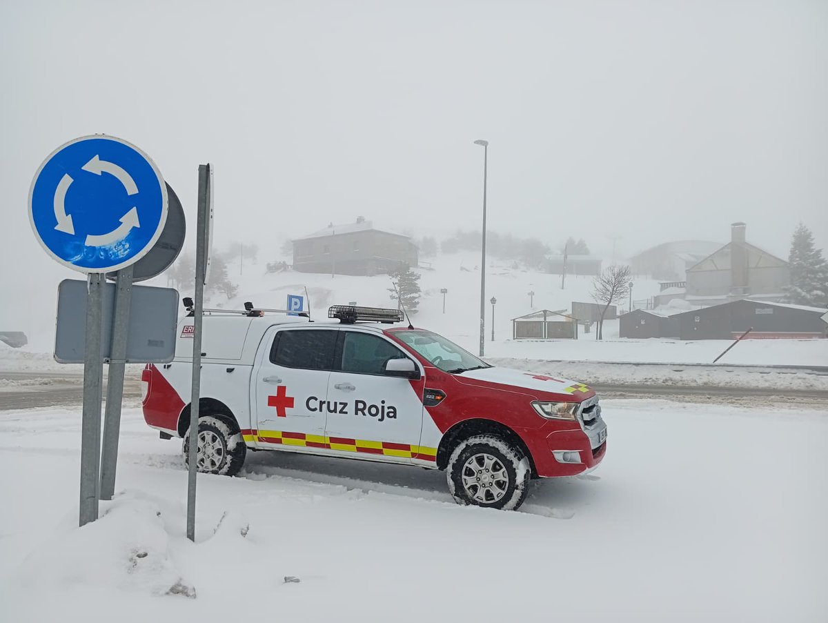 Movilizamos a nuestro ERIE (Equipo de Respuesta Inmediata ante Emergencias) de Albergue en Venturada, donde hay varias personas atrapadas por la nevada en la carretera A-1, para entregar 150 bebidas autocalientes, 60 mantas y agua, que se están repartiendo a demanda.